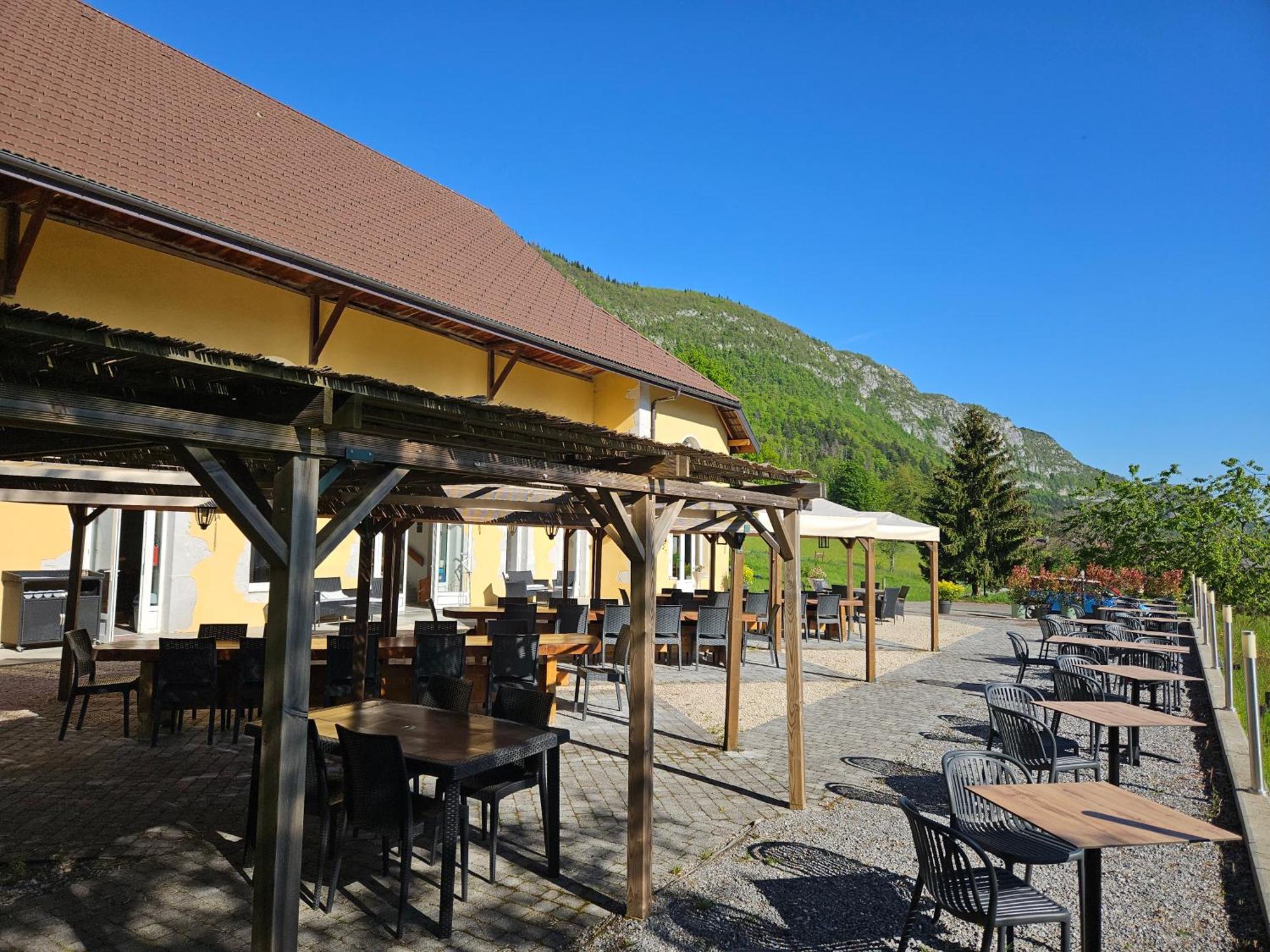 Auberge De Pontgibaud Lathuile Экстерьер фото